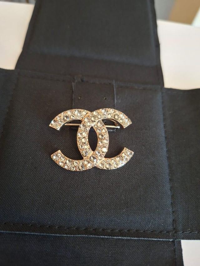 Брошь Chanel